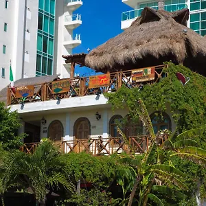 ** Otel Natura Meksika